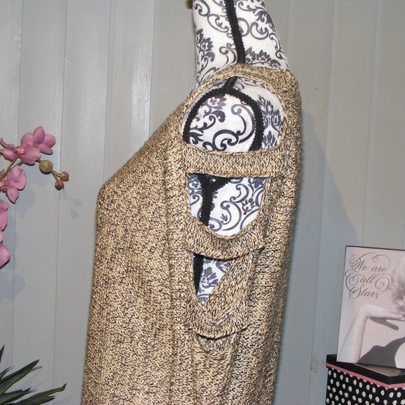 Cold Shoulder Sweater Top Razzle Dazzle - Picture 2 of 8